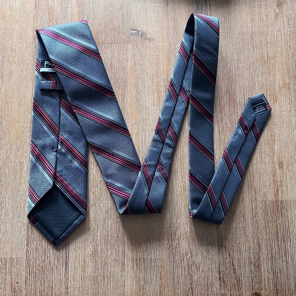 Platinum Designs Hand Made Polyester Tie with Gray and Red Diagonal Stripes - Picture 3 of 6